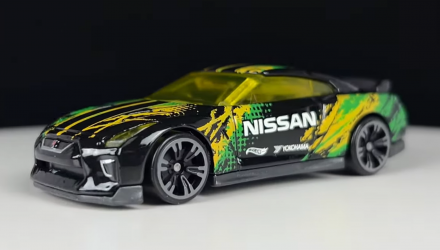 Тематична Машинка Hot Wheels 2017 Nissan GT-R (R35) Neon Speeders 1:64 HLH72/HLH75 Black - Retromagaz, image 2