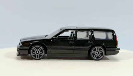 Машинка Базова Hot Wheels Volvo 850 Estate Wagons 1:64 HCX36 Black - Retromagaz, image 3