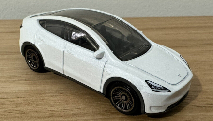 Машинка Большой Город Matchbox Tesla Model Y Metro 1:64 HLC68 White - Retromagaz, image 2