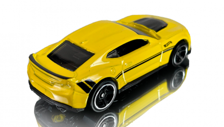 Машинка Базовая Hot Wheels 2017 Camaro ZL1 Muscle Mania 1:64 HKJ52 Yellow - Retromagaz, image 3