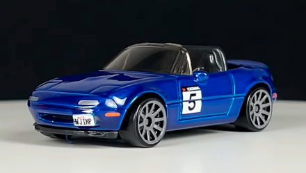 Тематическая Машинка Hot Wheels '91 Mazda MX-5 Miata Japanese Classics 1:64 HLK17 Blue - Retromagaz, image 2