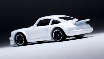 Машинка Базовая Hot Wheels Porsche 934 Turbo RSR Then and Now 1:64 FJX89 White - Retromagaz, image 3