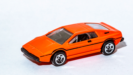 Машинка Базовая Hot Wheels Lotus Esprit S1 Exotics 1:64 FJY03 Orange - Retromagaz, image 2