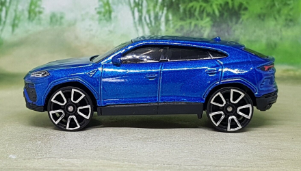 Машинка Базовая Hot Wheels '17 Lamborghini Urus Factory Fresh 1:64 GRY29 Metallic Blue - Retromagaz, image 4