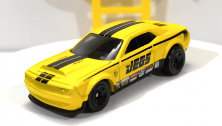 Машинка Базовая Hot Wheels '18 Dodge Challenger SRT Demon Muscle Mania 1:64 GHD04 Yellow - Retromagaz, image 1