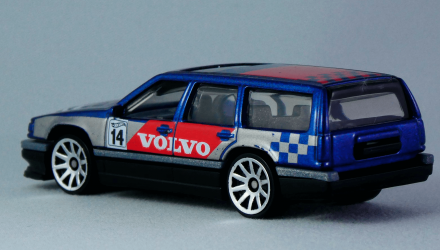 Машинка Базовая Hot Wheels Volvo 850 Estate Race Day 1:64 GHD96 Dark Blue - Retromagaz, image 4