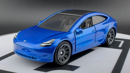 Тематическая Машинка Matchbox Tesla Model 3 Moving Parts 1:64 FWD28/HVN16 Blue - Retromagaz, image 2