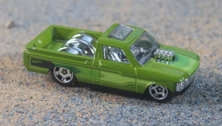 Машинка Базовая Hot Wheels Custom '72 Chevy LUV Hot Trucks 1:64 HTC33 Green - Retromagaz, image 1