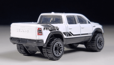 Машинка Базовая Hot Wheels 2020 Ram 1500 Rebel Factory Fresh 1:64 HTC52 White - Retromagaz, image 2