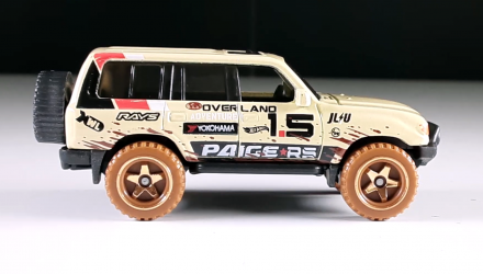 Машинка Базовая Hot Wheels Toyota Land Cruiser 80 Mud Studs 1:64 HCT64 Tan - Retromagaz, image 4