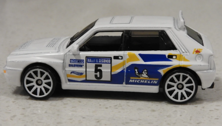 Машинка Базовая Hot Wheels Lancia Delta Integrale Baja Blazers 1:64 GRX51 White - Retromagaz, image 4