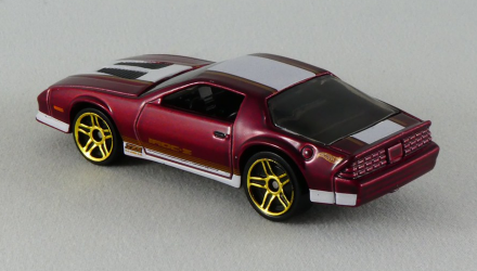 Машинка Базовая Hot Wheels '85 Chevrolet Camaro Iroc-Z Muscle Mania 1:64 GTB40 Red - Retromagaz, image 3