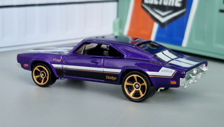 Машинка Базова Hot Wheels '69 Dodge Charger 500 Then and Now 1:64 HKJ46 Purple - Retromagaz, image 3