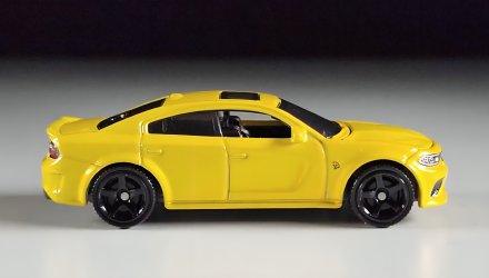 Тематическая Машинка Matchbox Dodge Charger SRT Hellcat Moving Parts 1:64 FWD28/HVN15 Yellow - Retromagaz, image 4