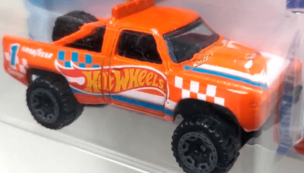 Машинка Базова Hot Wheels '87 Dodge D100 Race Team 1:64 GTC30 Orange - Retromagaz, image 2