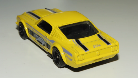 Машинка Базова Hot Wheels '65 Mustang 2+2 Fastback Muscle Mania 1:64 FYG74 Yellow - Retromagaz, image 4