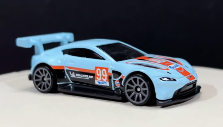 Машинка Базова Hot Wheels Aston Martin Vantage GTE Gulf Turbo 1:64 HKJ37 Light Blue - Retromagaz, image 2