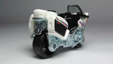 Тематическая Машинка Matchbox BMW R1200 RT-8 Police European Streets 1:64 HVV05/HVV29 White - Retromagaz, image 2