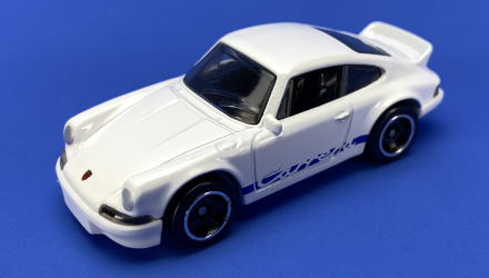 Машинка Базовая Hot Wheels '75 Porsche 911 Carrera RS 2.7 Retro Racers 1:64 HKG42 White - Retromagaz, image 2