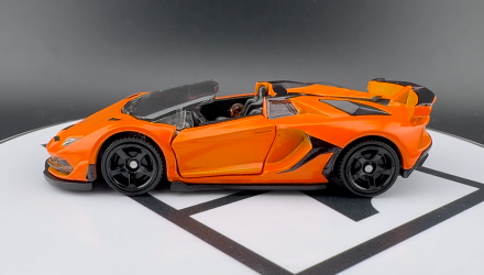 Тематическая Машинка Matchbox 2019 Lamborghini Aventador SVJ Roadster Moving Parts 1:64 FWD28/HLG03 Orange - Retromagaz, image 4