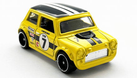 Машинка Базова Hot Wheels Morris Mini Treasure Hunts Compact Kings 1:64 HCY07 Yellow - Retromagaz, image 3