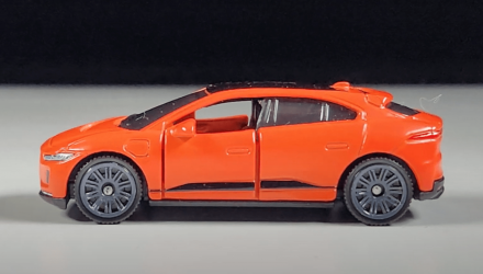 Тематична Машинка Matchbox 2022 Jaguar L-Pace Moving Parts 1:64 FWD28/HVM85 Orange - Retromagaz, image 3