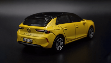 Машинка Велике Місто Matchbox Opel 2022 Opel Astra Metro 1:64 HVN33 Yellow - Retromagaz, image 2