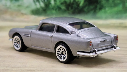 Машинка Базова Hot Wheels Aston Martin 1963 DB5 James Bond 007 Goldfinger Screen Time 1:64 HTB36 Grey - Retromagaz, image 2