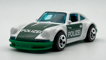 Машинка Базовая Hot Wheels '71 Porsche 911 Rescue 1:64 FYC80 White - Retromagaz, image 2