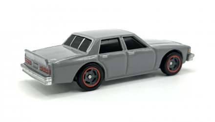 Машинка Premium Hot Wheels 1987 Chevy Caprice Fast & Furious 1:64 HRT98 Grey - Retromagaz, image 2