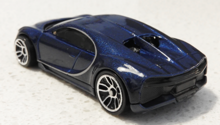 Машинка Базова Hot Wheels '16 Bugatti Chiron Exotics 1:64 FYB49 Metallic Blue - Retromagaz, image 3