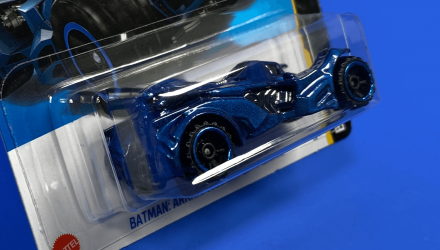 Машинка Базовая Hot Wheels Batman: Arkham Knight Batmobile Batman 1:64 HTD85 Blue - Retromagaz, image 3