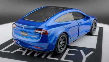 Тематическая Машинка Matchbox Tesla Model 3 Moving Parts 1:64 FWD28/HVN16 Blue - Retromagaz, image 3