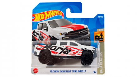 Машинка Базова Hot Wheels '19 Chevy Silverado Trail Boss LT Baja Blazers 1:64 HCW64 White - Retromagaz, image 1