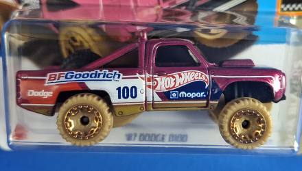 Машинка Базовая Hot Wheels '87 Dodge D100 Baja Blazers 1:64 HKG73 Pink - Retromagaz, image 2