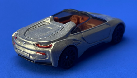 Машинка Базова Hot Wheels BMW i8 Roadster Roadsters 1:64 HKH44 Silver - Retromagaz, image 3