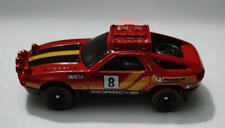 Машинка Базова Hot Wheels Porsche 928S Safari Treasure Hunts Dirt 1:64 HTF29 Red - Retromagaz, image 3