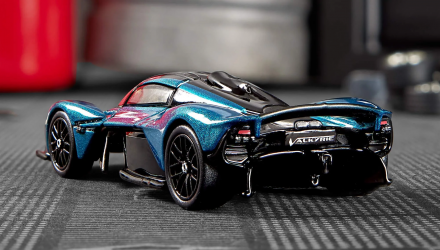 Машинка Premium Hot Wheels Aston Martin Valkyrie Elite 64 1:64 HWR91 Blue - Retromagaz, image 2