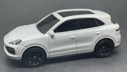 Машинка Большой Город Matchbox Porsche Cayenne Turbo Metro 1:64 HVN96 White - Retromagaz, image 1