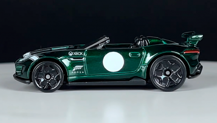 Тематическая Машинка Hot Wheels '15 Jaguar F-Type Project 7 Forza 1:64 HLK27 Green - Retromagaz, image 3