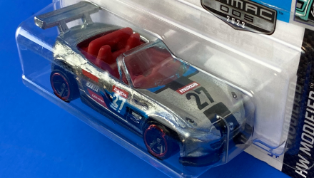 Машинка Базовая Hot Wheels '15 Mazda MX-5 Miata Zamac Modified 1:64 HKL27 Silver - Retromagaz, image 3