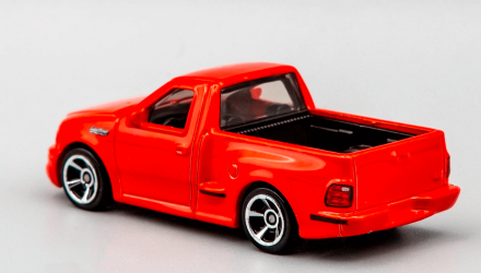 Машинка Базовая Hot Wheels '99 Ford F-150 SVT Lightning Fast & Furious Hot Trucks 1:64 GRY97 Red - Retromagaz, image 3