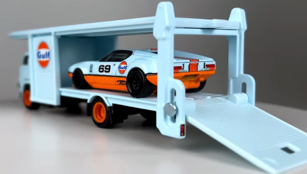 Машинка Premium Hot Wheels 2шт De Tomaso Pantera Gulf та Транспортер Second Story Lorry Team Transport 1:64 FLF56/HKF43 Blue - Retromagaz, image 5