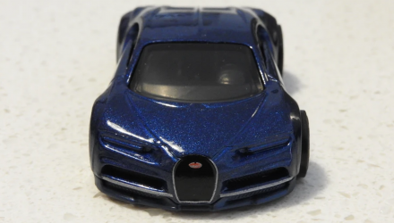 Машинка Базова Hot Wheels '16 Bugatti Chiron Exotics 1:64 FYB49 Metallic Blue - Retromagaz, image 5