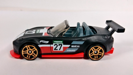 Машинка Базовая Hot Wheels '15 Mazda MX-5 Miata Modified 1:64 HKH87 Black - Retromagaz, image 3