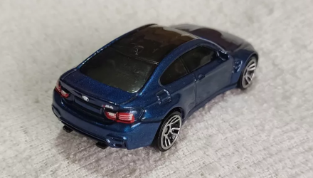 Машинка Базовая Hot Wheels BMW M4 Factory Fresh 1:64 DTX57 Dark Blue - Retromagaz, image 3