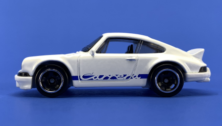 Машинка Базовая Hot Wheels '75 Porsche 911 Carrera RS 2.7 Retro Racers 1:64 HKG42 White - Retromagaz, image 4