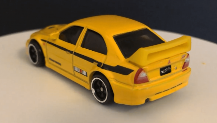 Тематична Машинка Hot Wheels Mitsubishi Lancer Evolution VI '90s Street Scene 1:64 JCB58 Yellow - Retromagaz, image 2