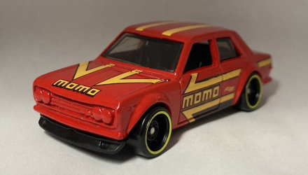 Машинка Базова Hot Wheels '71 Datsun 510 MOMO Nightburnerz 1:64 FYD14 Red - Retromagaz, image 2