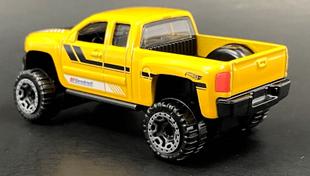 Машинка Базовая Hot Wheels Chevy Silverado Off Road Hot Trucks 1:64 GTC06 Yellow - Retromagaz, image 4